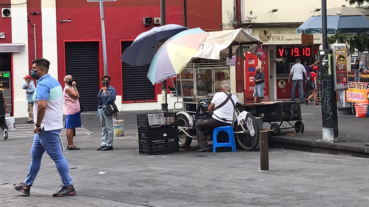 Plantea MORENA prohibir el ambulantaje en todo México