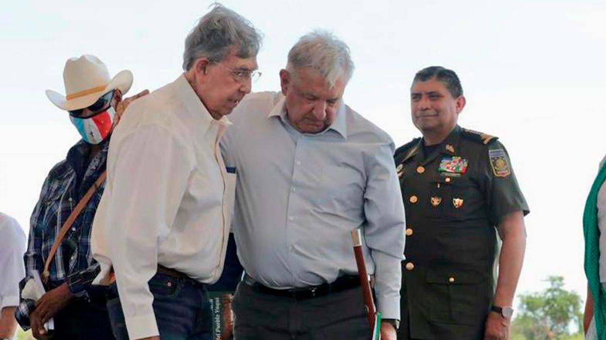 Asiste Cuauhtémoc Cárdenas a evento de AMLO en Sonora