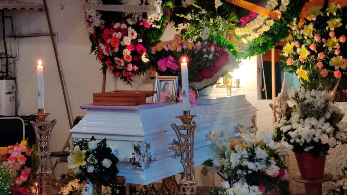 24 Morelos Funeral Ana Karen