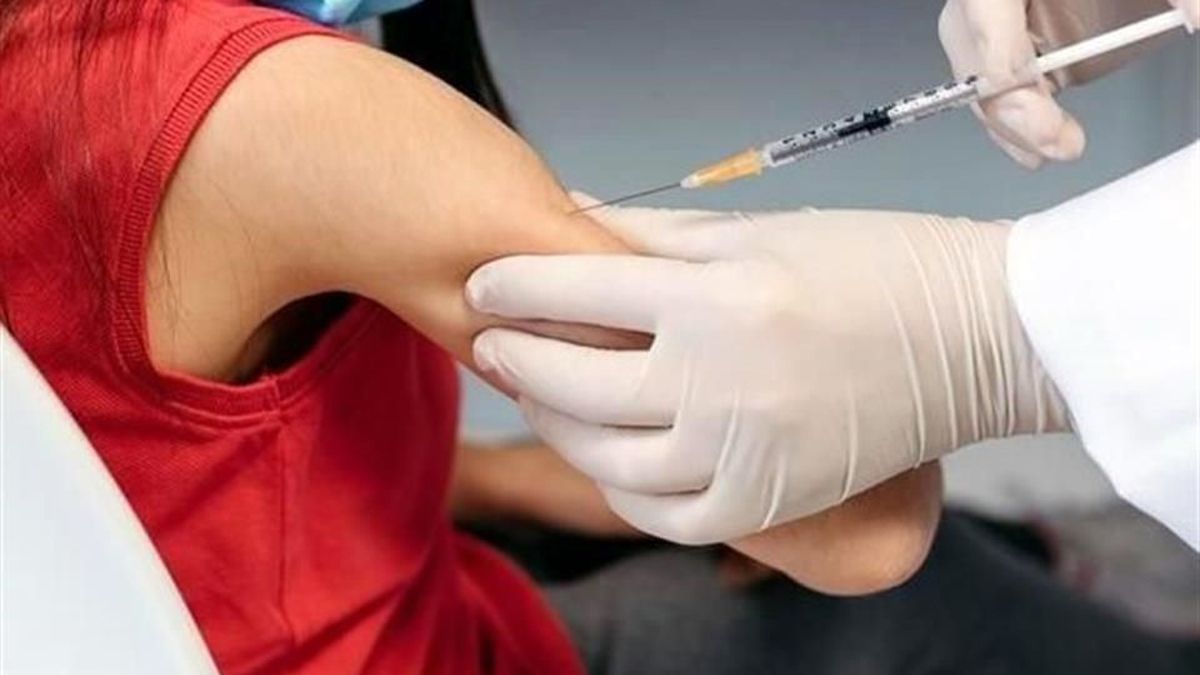 Podría haber vacunas contra COVID-19 para menores en enero