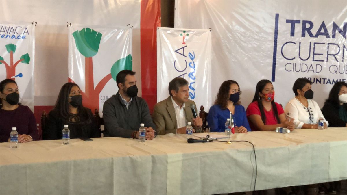Presenta Urióstegui equipo de transición para Cuernavaca