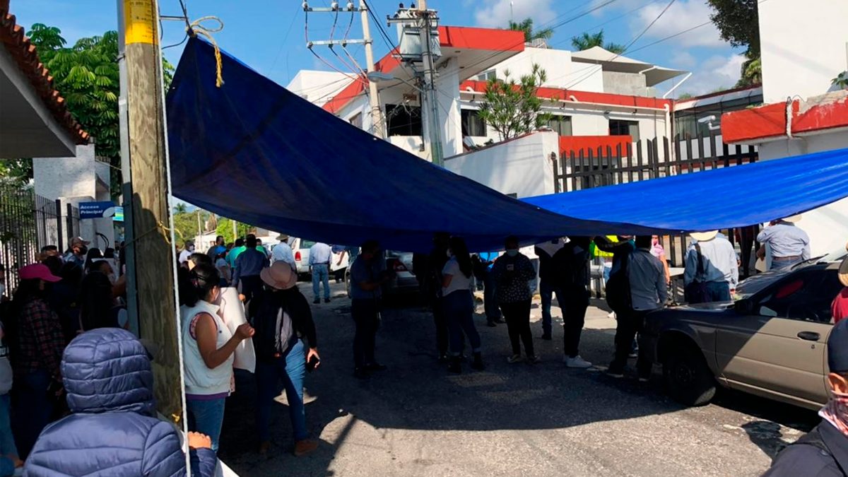 Plantón de habitantes de Coatetelco en IMPEPAC