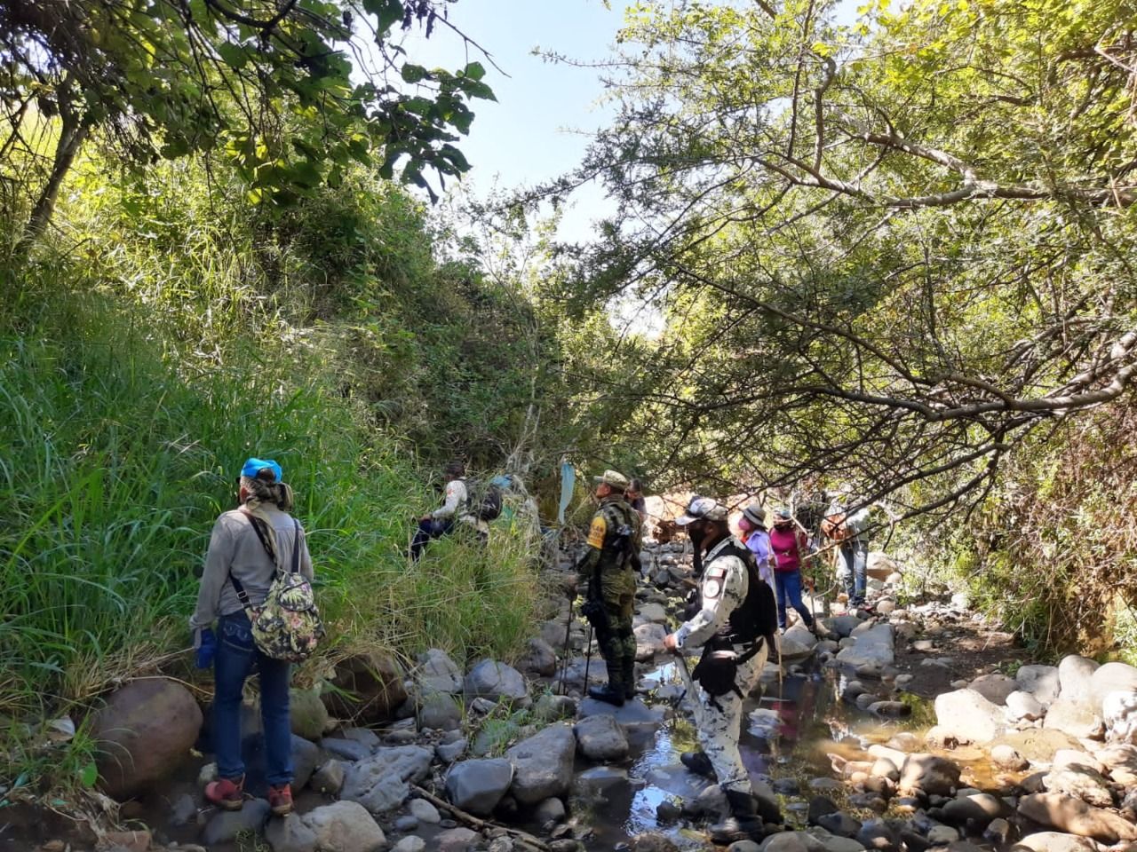 Buscan restos por prados y barrancas de Morelos