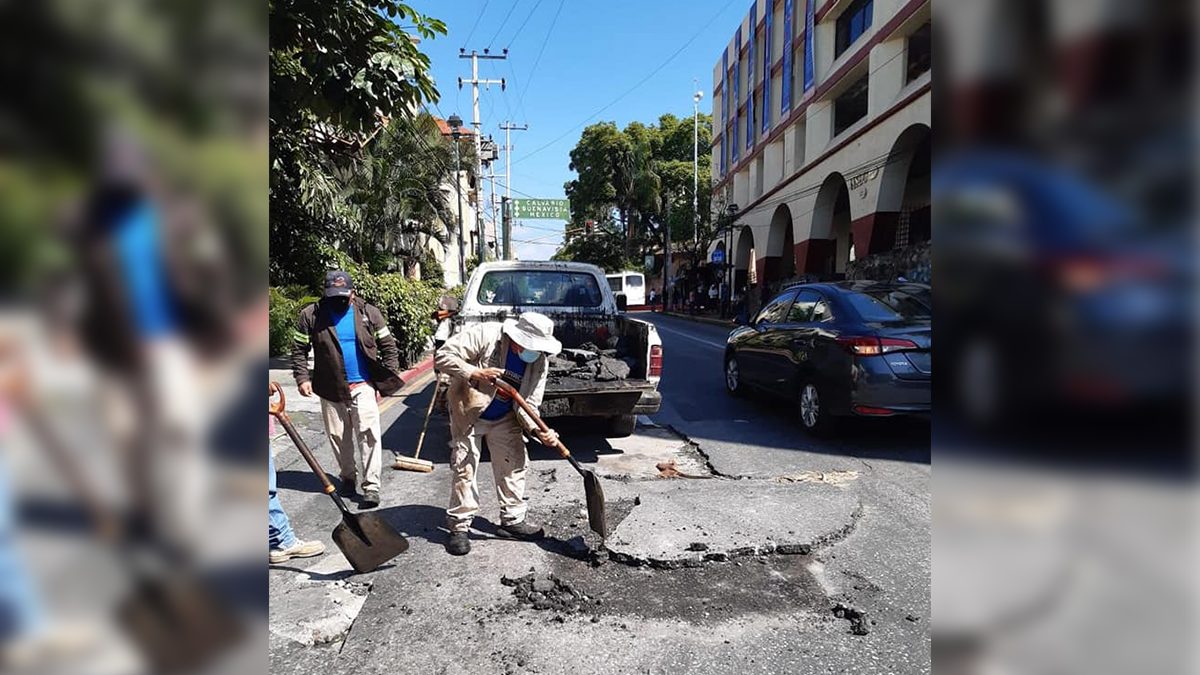 Dan mantenimiento a avenidas y carreteras en Cuernavaca