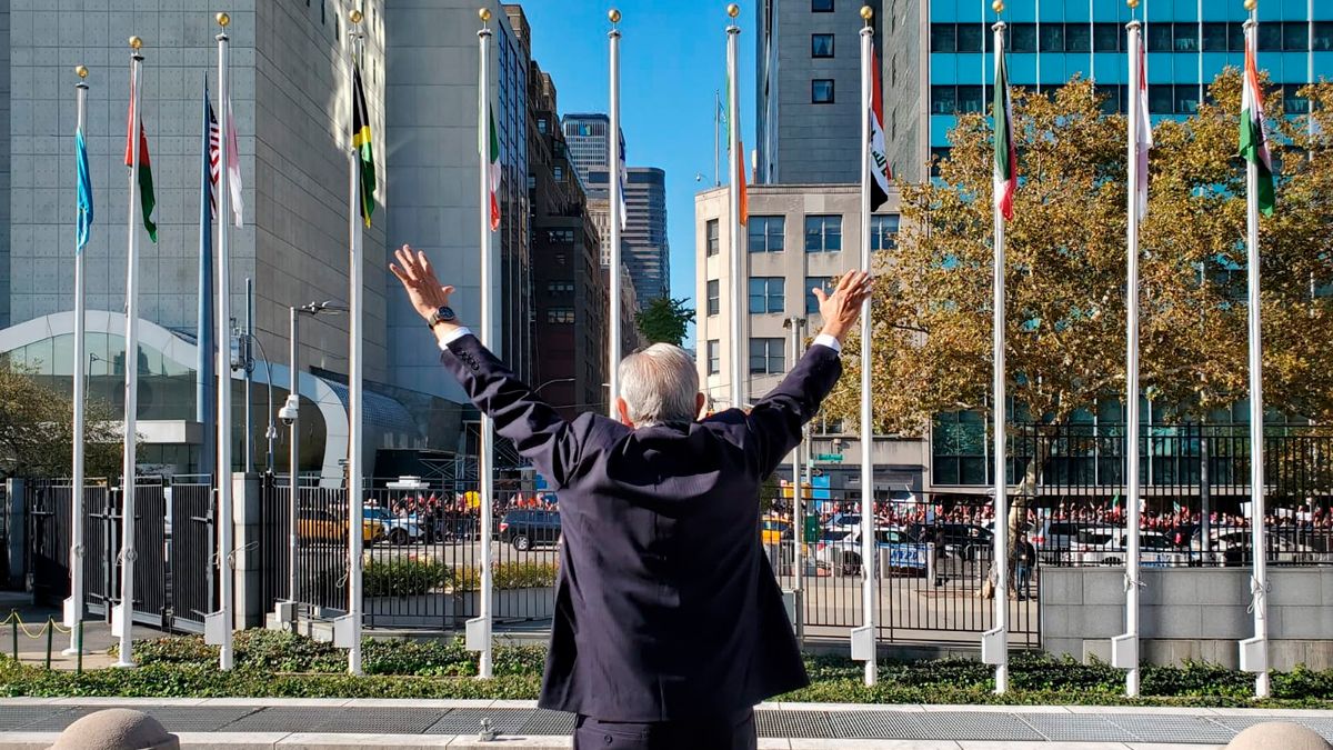 Ayudar a los pobres con dinero de ricos: AMLO