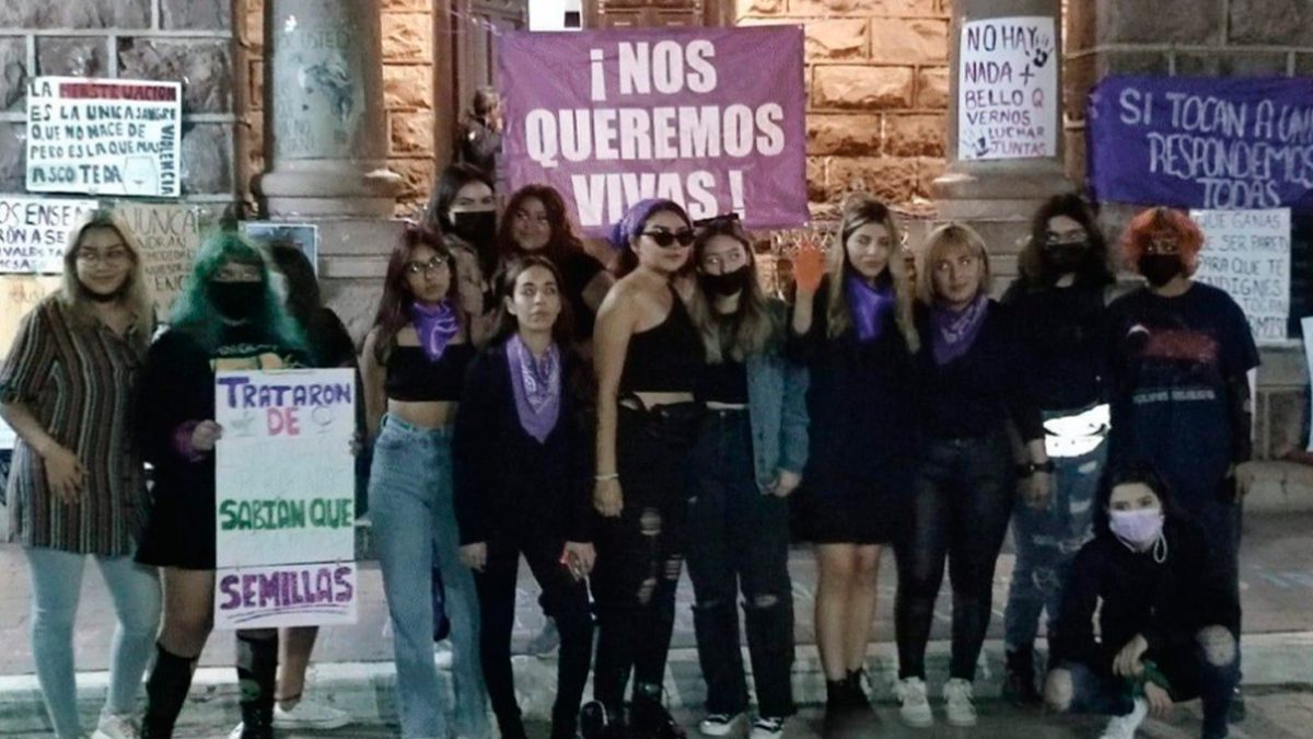 Muere feminista durante ataque al palacio municipal de Guaymas