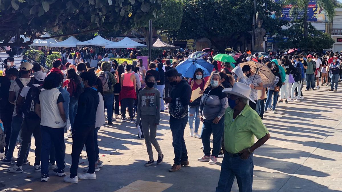 Adolescentes de Jiutepec abarrotan módulos de vacunación COVID