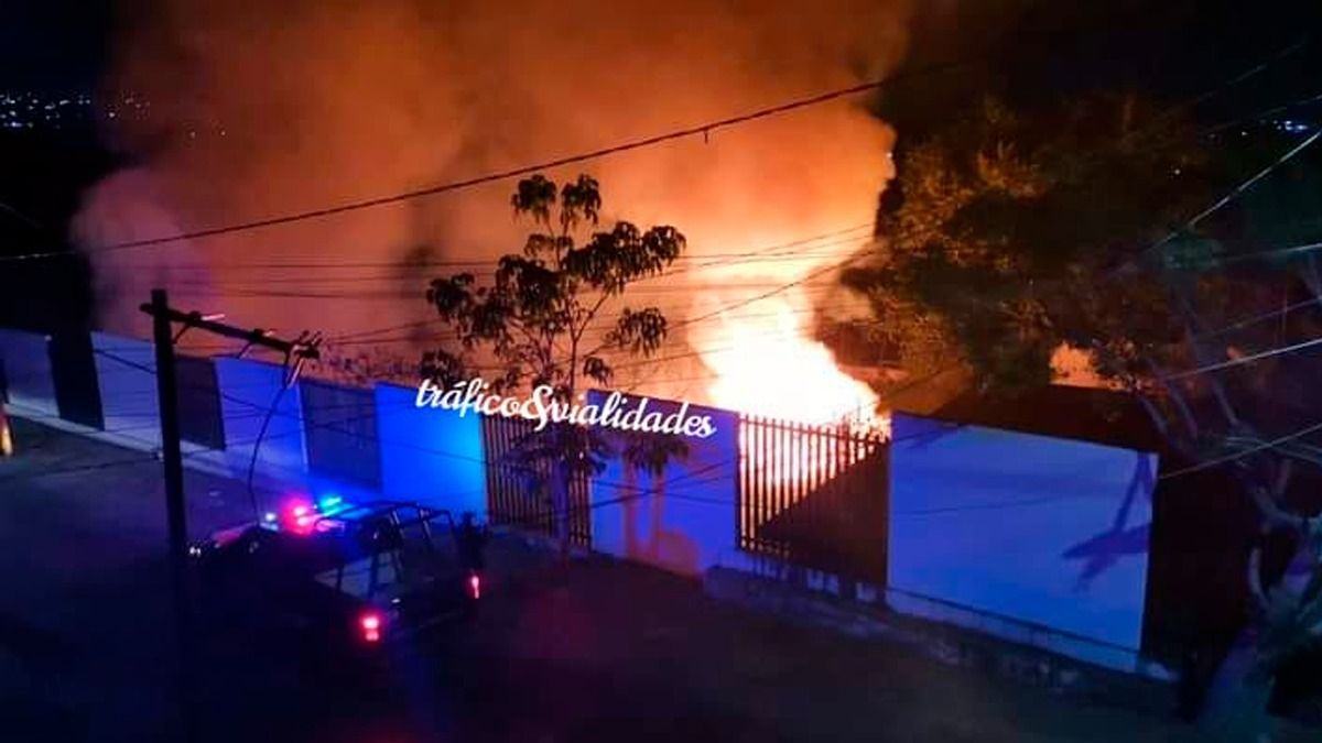 Incendio en Conalep Temixco está bajo control
