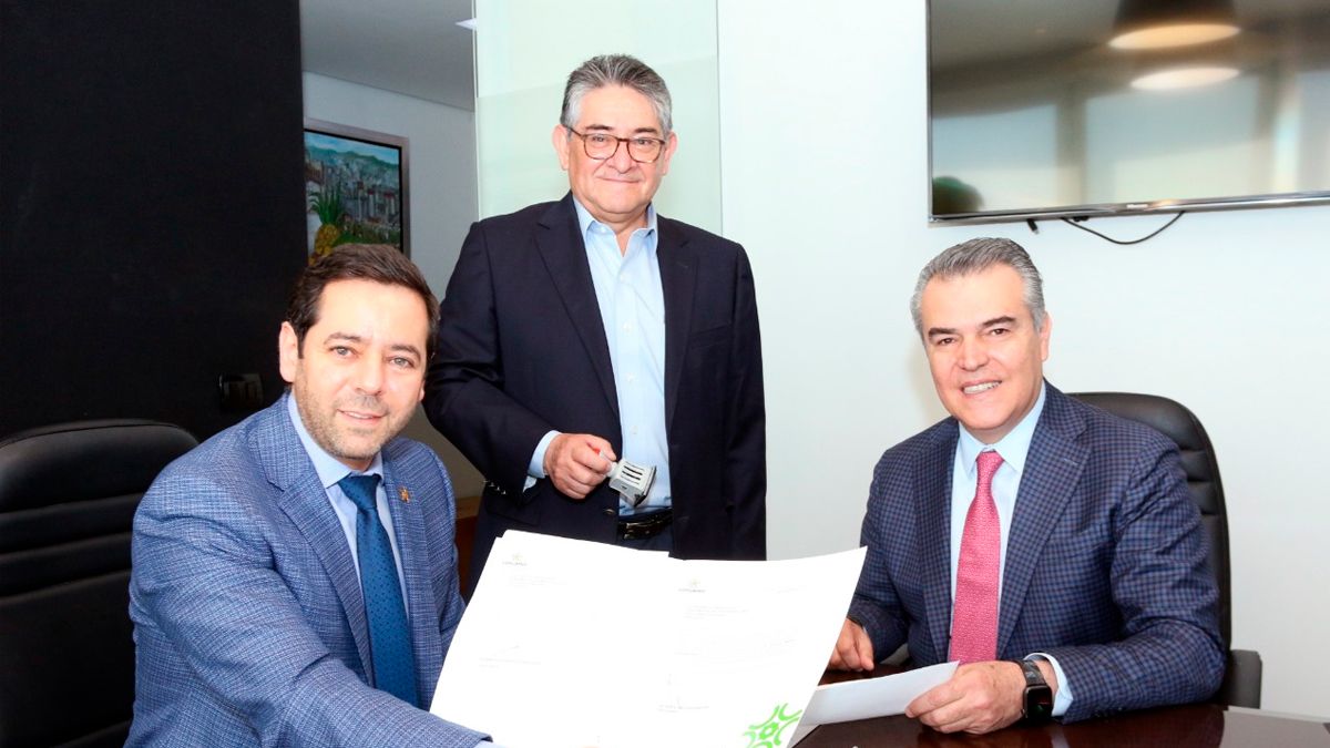 Se registra Francisco Cervantes como candidato para el CCE