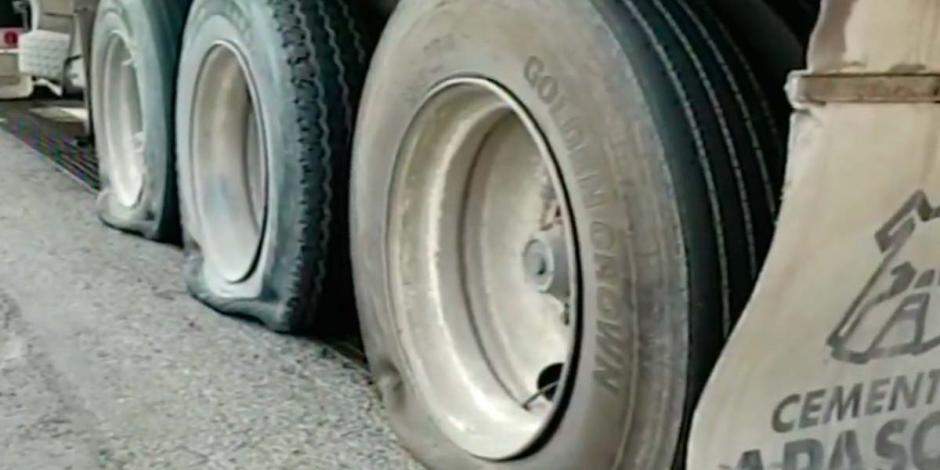 Estrena un camión de carga el sistema “poncha llantas”