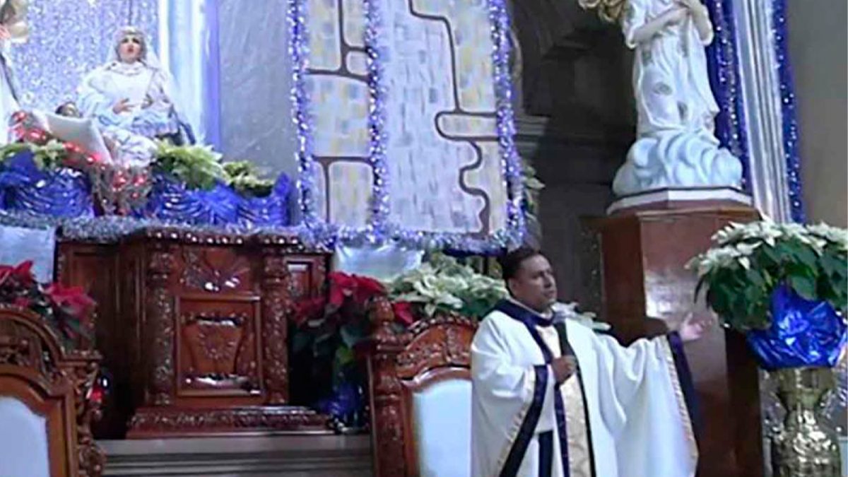 Roba micrófonos de una iglesia en Pátzuaro