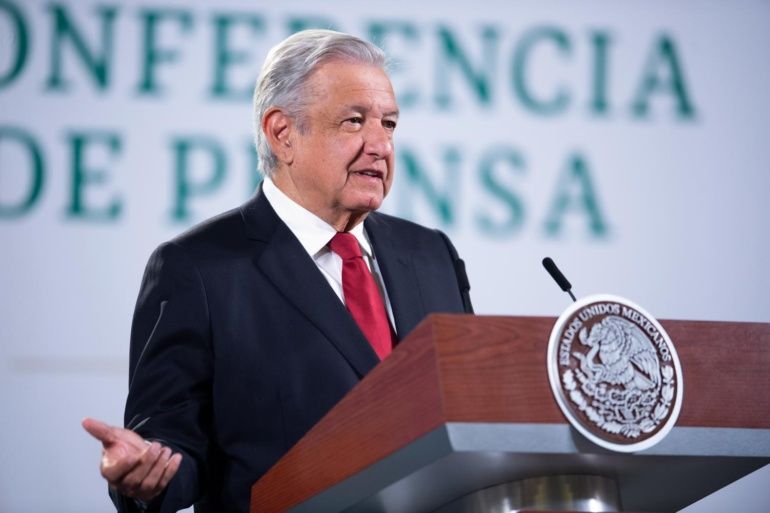 Insiste AMLO en que periodistas revelen sus ingresos