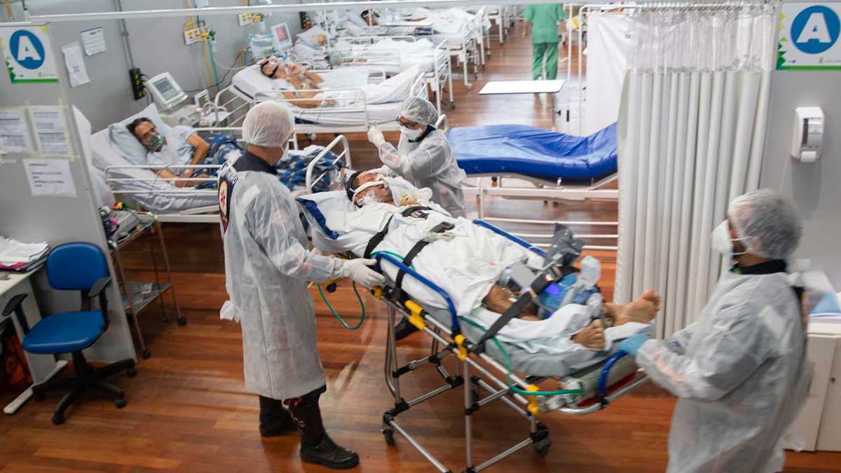 Aumentan decesos por covid-19 más de 40%, pero bajan los contagios: OMS