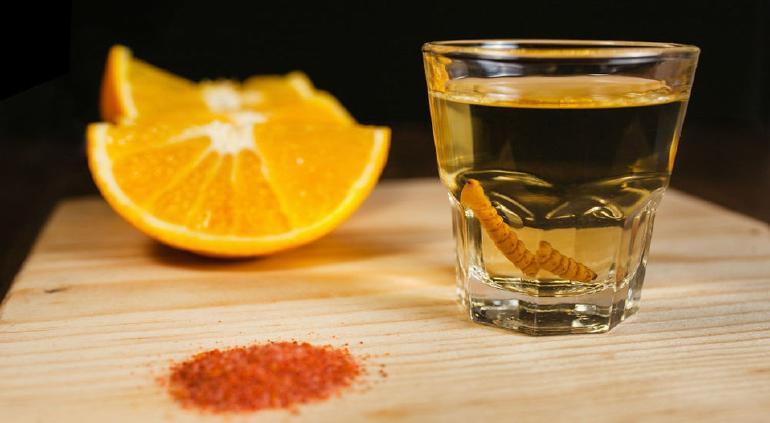 Detecta Profeco mezcales que incumplen normas