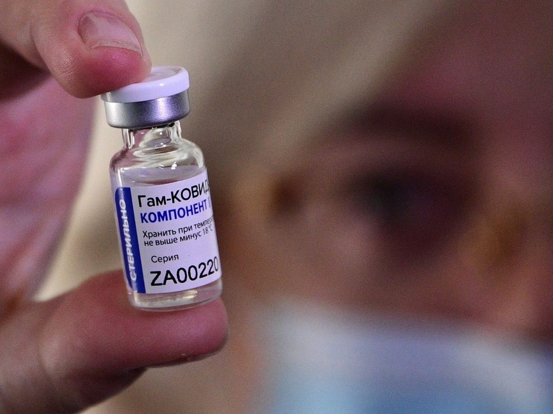 Suspende OMS evaluación de vacuna Sputnik V en Rusia