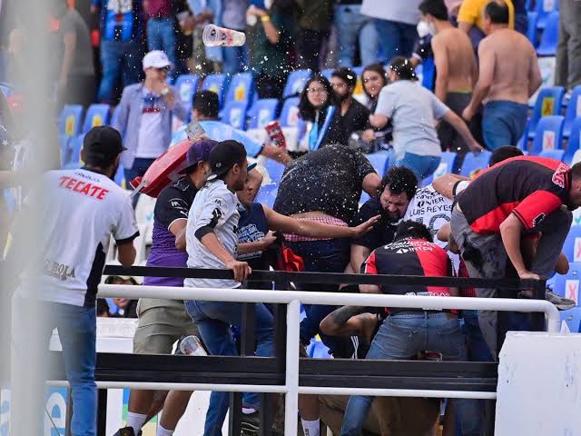 Suman 22 detenidos por violencia en Estadio La Corregidora