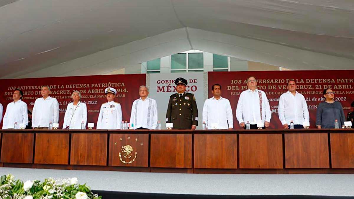 Asiste Cuauhtémoc Blanco a ceremonia del 108 aniversario de la defensa patriótica de Veracruz