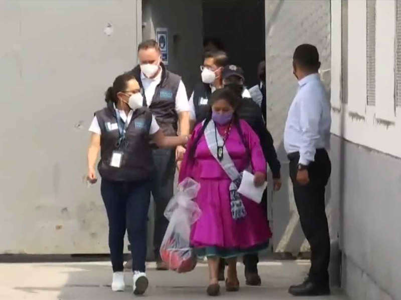 Sale de prisión Virginia Silvestre tras 16 años por crimen que no cometió