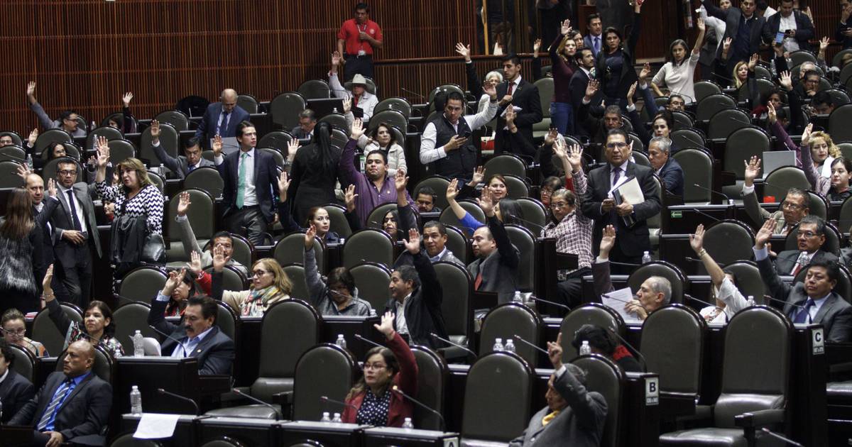 Diputados aplazan votación de la Reforma Eléctrica para el domingo