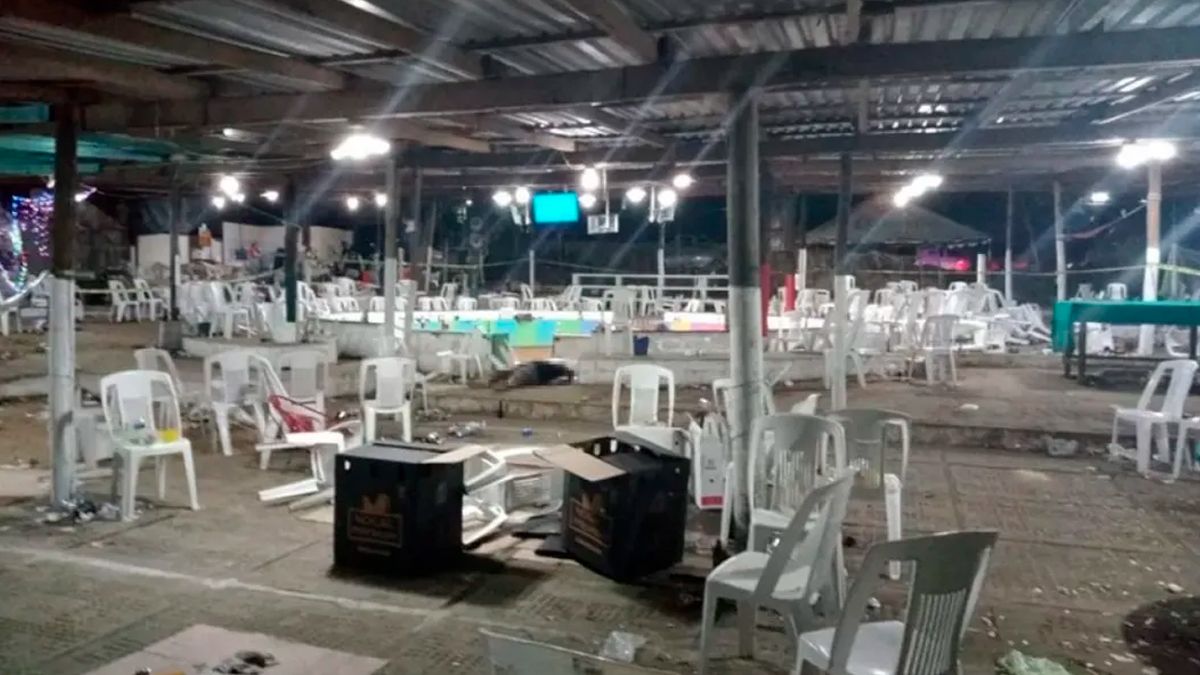 Mueren cuatro personas en ataque durante palenque de Michoacán