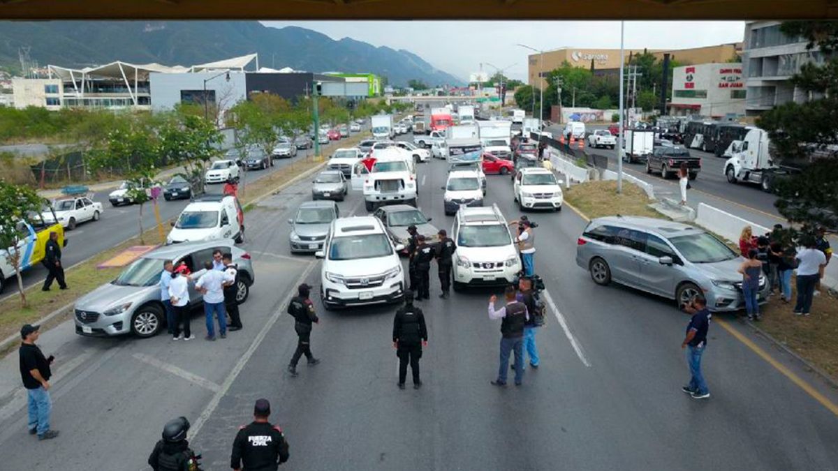 Bloquean Carretera Nacional en Nuevo León para exigir agua