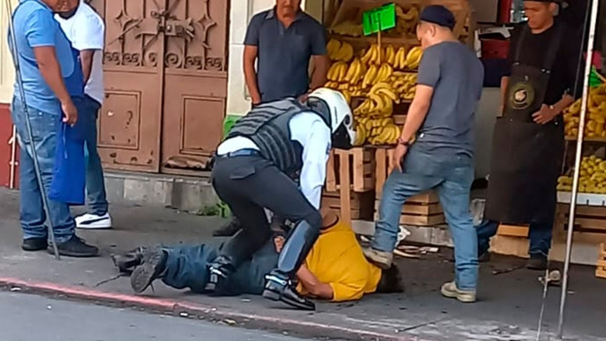 Trató de asaltar a una mujer pero el robo fue frustrado por ciudadanos