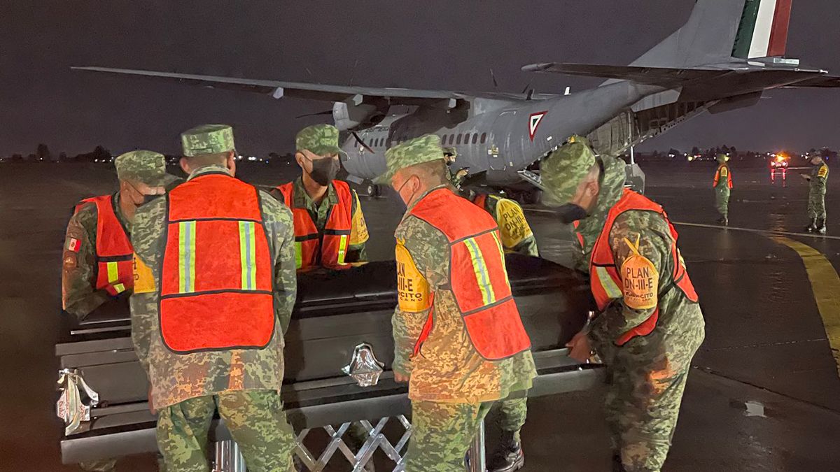 Repatrian cuerpos de migrantes fallecidos en tráiler abandonado en Texas