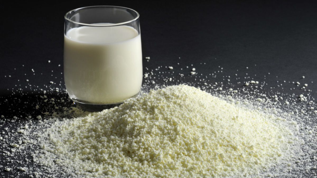 Justifica AMLO la compra de leche a productores de EU